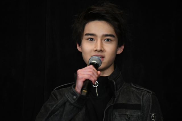 藤岡弘、＆息子・真威人、親子初イベントで射撃対決！（5枚目）