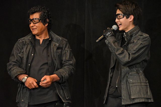 藤岡弘、＆息子・真威人、親子初イベントで射撃対決！（13枚目）