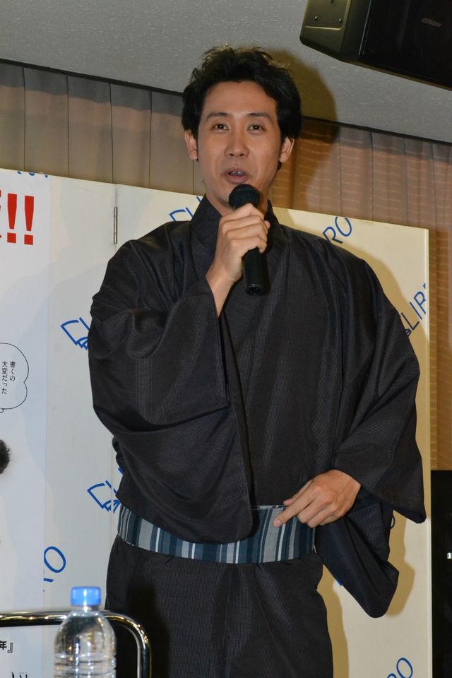 大泉洋、自身のエッセイが村上春樹超えに満面の笑み！　画像ギャラリー（4枚目）