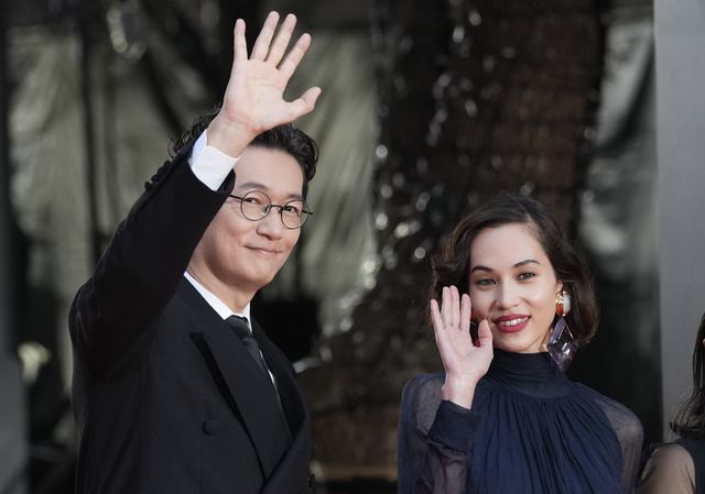 井浦新、水原希子がクールに登場（2枚目）