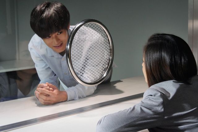 松坂桃李主演×貫井徳郎原作「微笑む人」場面写真（2枚目）