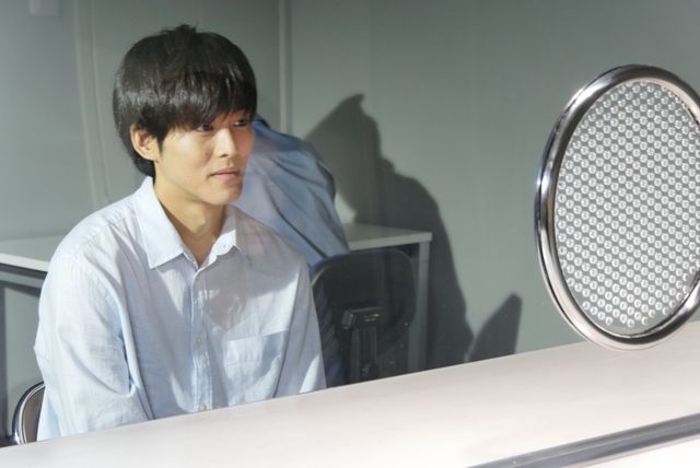 松坂桃李主演×貫井徳郎原作「微笑む人」場面写真（3枚目）