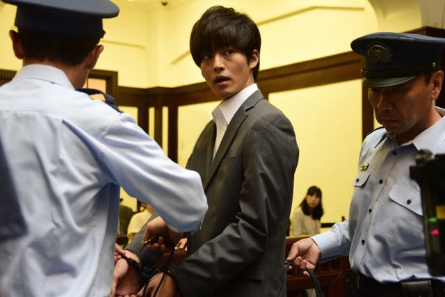 松坂桃李主演×貫井徳郎原作「微笑む人」場面写真（4枚目）