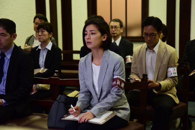 松坂桃李主演×貫井徳郎原作「微笑む人」場面写真（6枚目）