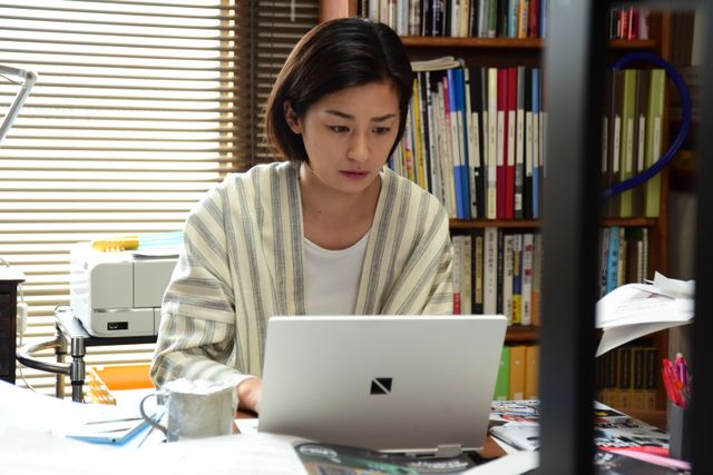 松坂桃李主演×貫井徳郎原作「微笑む人」場面写真（8枚目）
