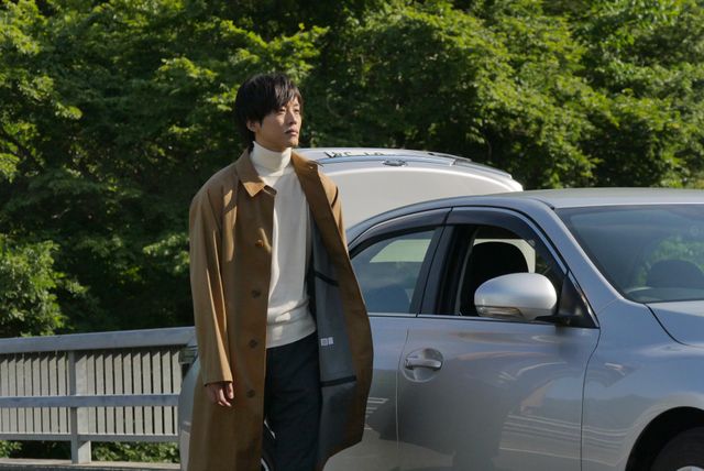 松坂桃李主演×貫井徳郎原作「微笑む人」場面写真（16枚目）