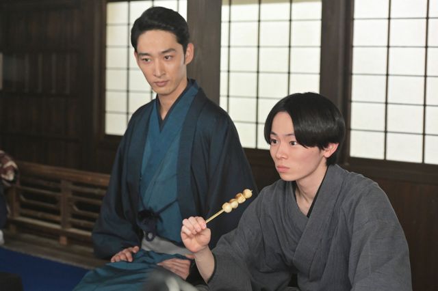 【画像8枚】朝ドラ「風、薫る」シマケン（佐野晶哉）が宗一（上杉柊平）と安（早坂美海）を引き合わせて…第44回場面写真（3枚目）