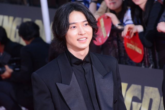 山崎賢人、吉沢亮、大沢たかお、清野菜名、新木優子らレッドカーペットに登壇！『キングダム　大将軍の帰還』ワールドプレミア（15枚目）