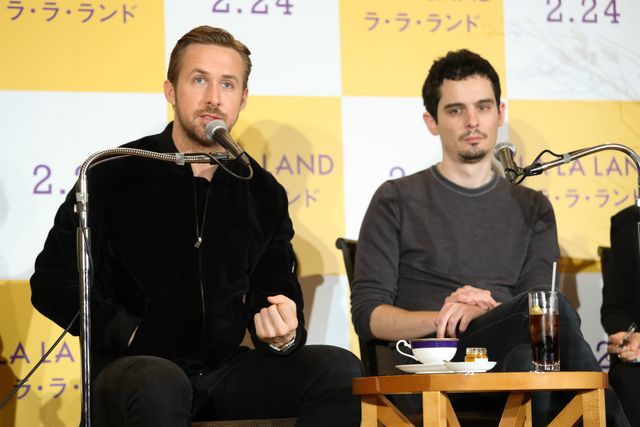 ライアン・ゴズリング、鏡割りに挑戦！『ラ・ラ・ランド』来日記者会見フォトギャラリー！（15枚目）