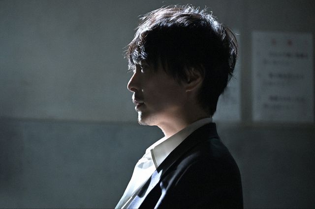 岩田剛典は被告人役！日曜劇場「アンチヒーロー」第1話場面写真（ネタバレあり）（2枚目）