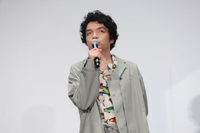 のん、ハコフグ帽を受け継ぐ!?映画『さかなのこ』公開記念舞台あいさつ（9枚目）