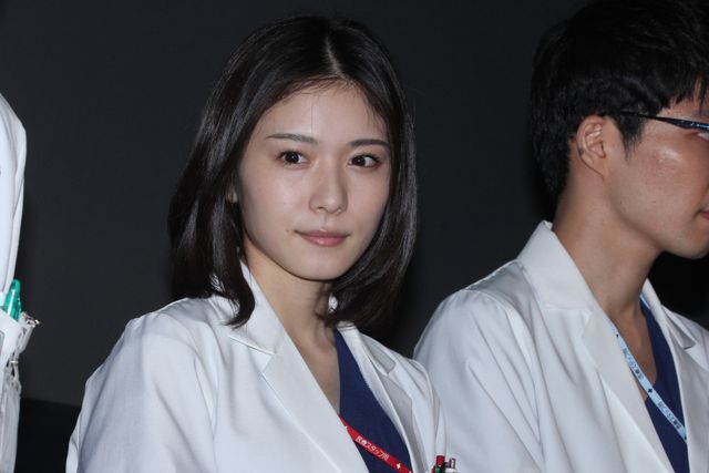 綾野剛、産婦人科医役を通してパパに憧れ！ドラマ「コウノドリ」舞台あいさつフォトギャラリー！（2枚目）