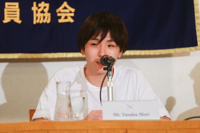 戦争は事前に食い止めないといけない…塚本晋也監督が『野火』に込めた思い　記者会見フォトギャラリー（6枚目）