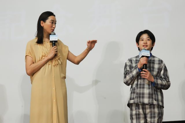 杏、子役の急成長に驚き！映画『かくしごと』公開記念舞台あいさつ（3枚目）