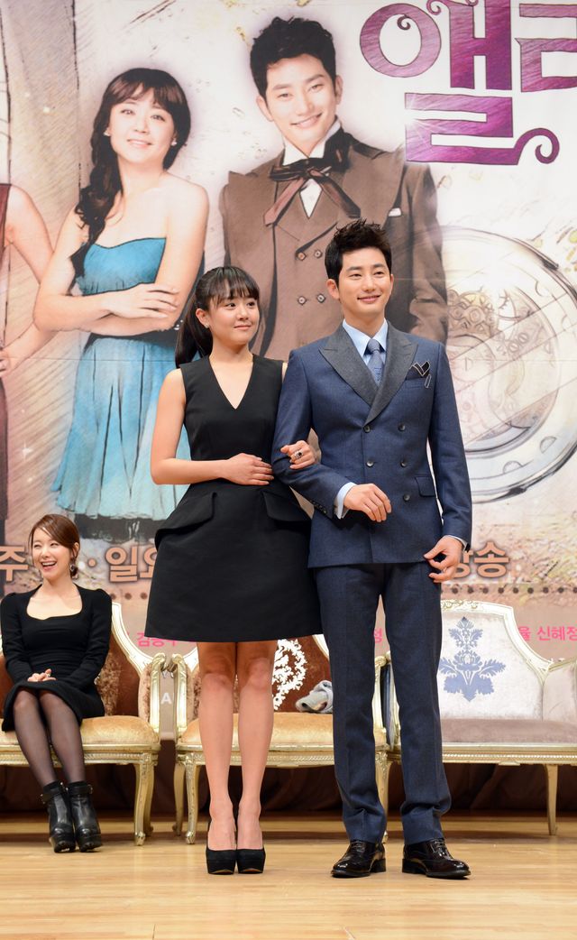 パク・シフ、交通事故のような愛を感じたい!?理想の女性像について明かす＜韓国JPICTURES＞（3枚目）