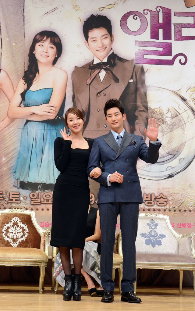 パク・シフ、交通事故のような愛を感じたい!?理想の女性像について明かす＜韓国JPICTURES＞（4枚目）