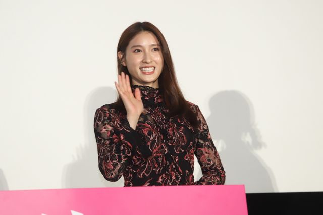 藤原竜也、土屋太鳳、風間俊介ら集結！『鳩の撃退法』完成披露舞台あいさつ：フォトギャラリー