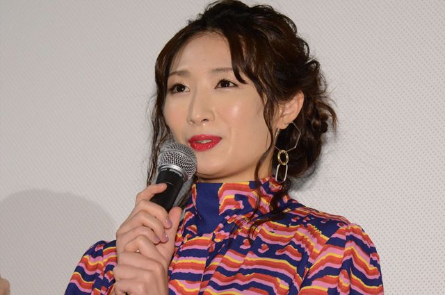 知英、クールな黒ドレスで登場！『殺る女』初日舞台あいさつ（3枚目）