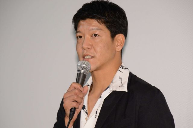 知英、クールな黒ドレスで登場！『殺る女』初日舞台あいさつ（4枚目）