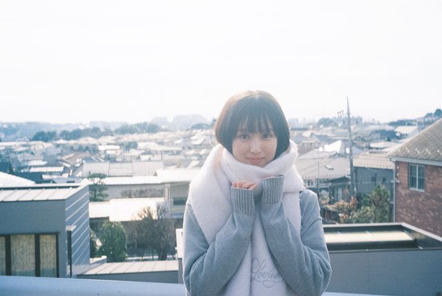 おにぎりを頬張る八木勇征が可愛すぎる！『隣のステラ』激エモなフィルム写真（3枚目）