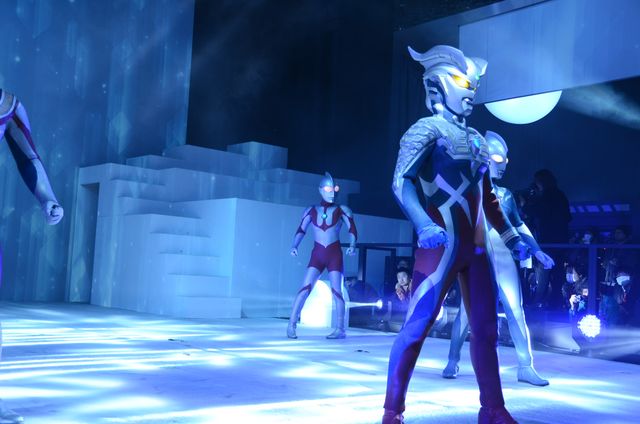 DAIGO、ぱちんこウルトラマンを大絶賛！フォトギャラリー（7枚目）