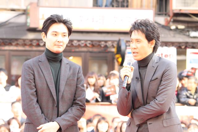 大泉洋、大阪で服が被った松田龍平にツッコミ！（5枚目）