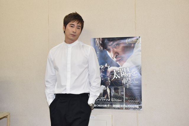 カン・ジファン、モノトーンの衣装でイメチェン！麗しのフォトギャラリー（2枚目）