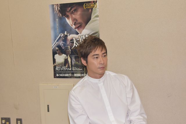 カン・ジファン、モノトーンの衣装でイメチェン！麗しのフォトギャラリー（5枚目）