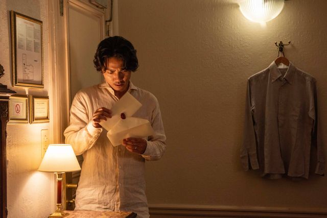 妻を古城に幽閉し“性のレッスン”…『月がみている』場面写真9点（2枚目）
