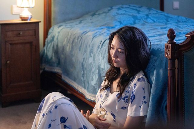 妻を古城に幽閉し“性のレッスン”…『月がみている』場面写真9点（3枚目）