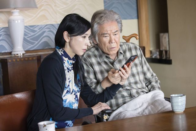 妻を古城に幽閉し“性のレッスン”…『月がみている』場面写真9点（8枚目）