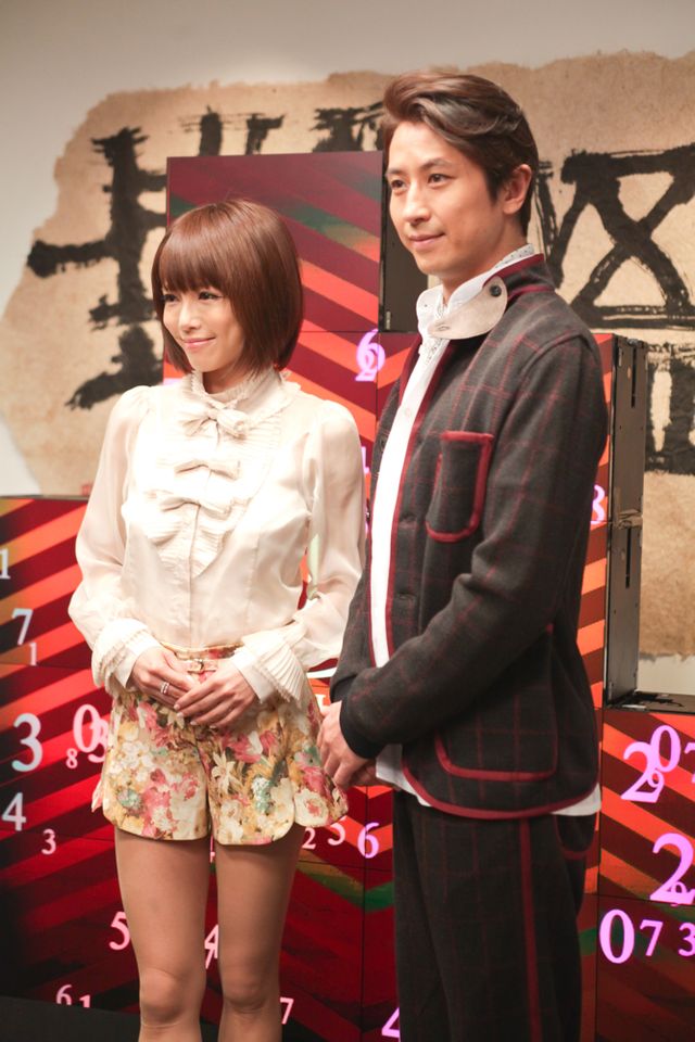 釈由美子の美脚！「頭がしびれるテレビ」取材会　フォトギャラリー（24枚目）