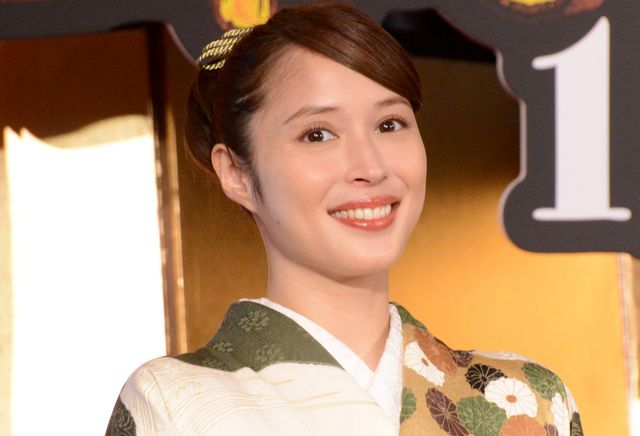 美しい着物姿で登場した広瀬アリス