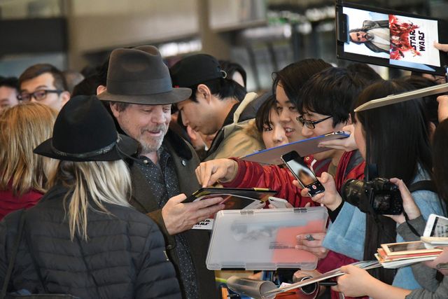 マーク・ハミル＆アダム・ドライヴァー日本に到着！熱烈ファンサービス：フォトギャラリー