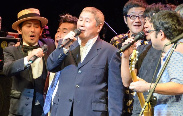 ビートたけし、サンボマスターの演奏で「浅草キッド」を披露！「たけしリスペクトライブ」写真ギャラリー：フォトギャラリー