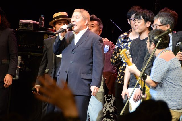 ビートたけし、サンボマスターの演奏で「浅草キッド」を披露！「たけしリスペクトライブ」写真ギャラリー（14枚目）