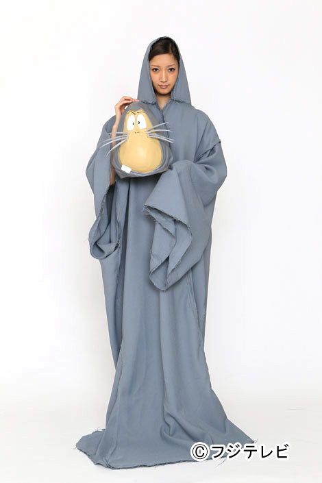 菜々緒の貴重なコスプレ姿4パターンを一挙公開！：フォトギャラリー