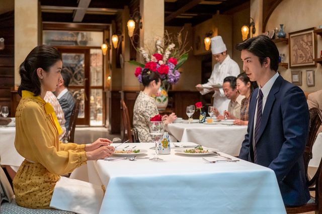 アプローチを強める智…「ちむどんどん」第57回の場面写真：フォトギャラリー