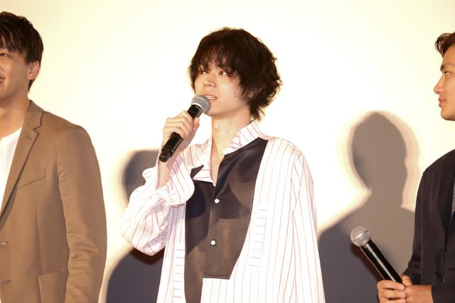 菅田将暉、「大好きです！」と『帝一の國』の仲間たちから大人気：フォトギャラリー