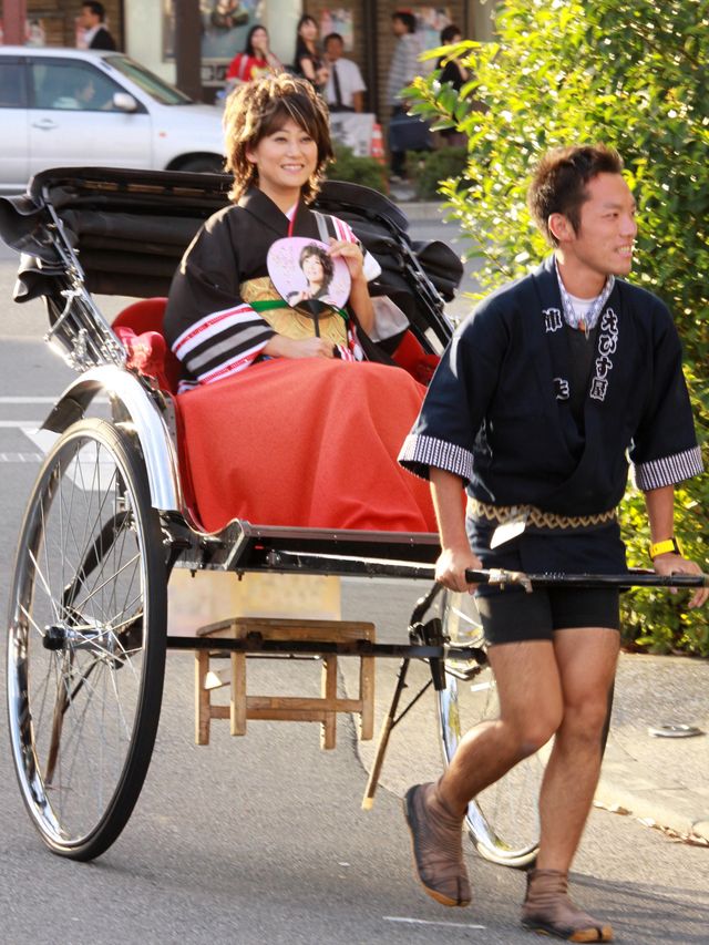 水谷千重子リサイタルツアーDVD発売記念＆紅白出場祈願浅草詣り写真ギャラリー（2枚目）