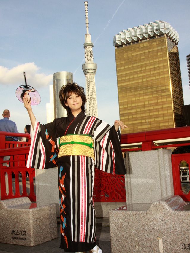 水谷千重子リサイタルツアーDVD発売記念＆紅白出場祈願浅草詣り写真ギャラリー（8枚目）