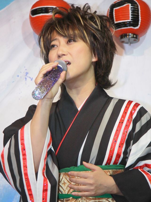 水谷千重子リサイタルツアーDVD発売記念＆紅白出場祈願浅草詣り写真ギャラリー（11枚目）