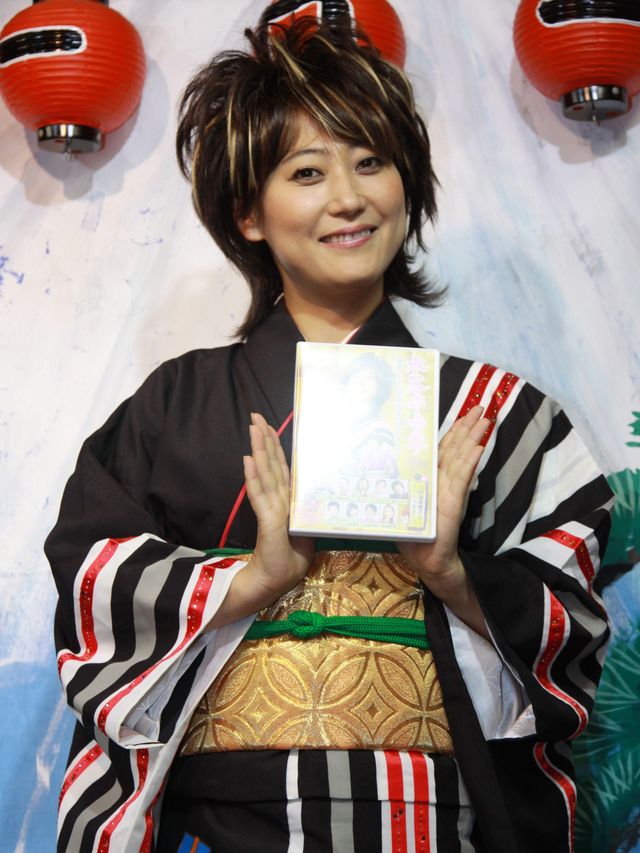 水谷千重子リサイタルツアーDVD発売記念＆紅白出場祈願浅草詣り写真ギャラリー（13枚目）