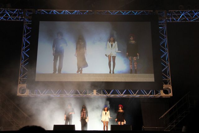 川島海荷、HUNTER×HUNTERステージにサプライズ登場！　好きなタイプは「クラピカ」　画像ギャラリー（2枚目）