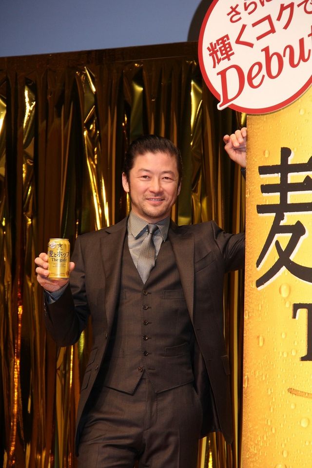 V6岡田准一と浅野忠信がCMで共演！発表会フォトギャラリー（8枚目）