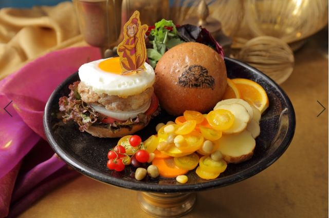魔法のランプカレー！『アラジン』スペシャルカフェのメニュー＆グッズ（4枚目）