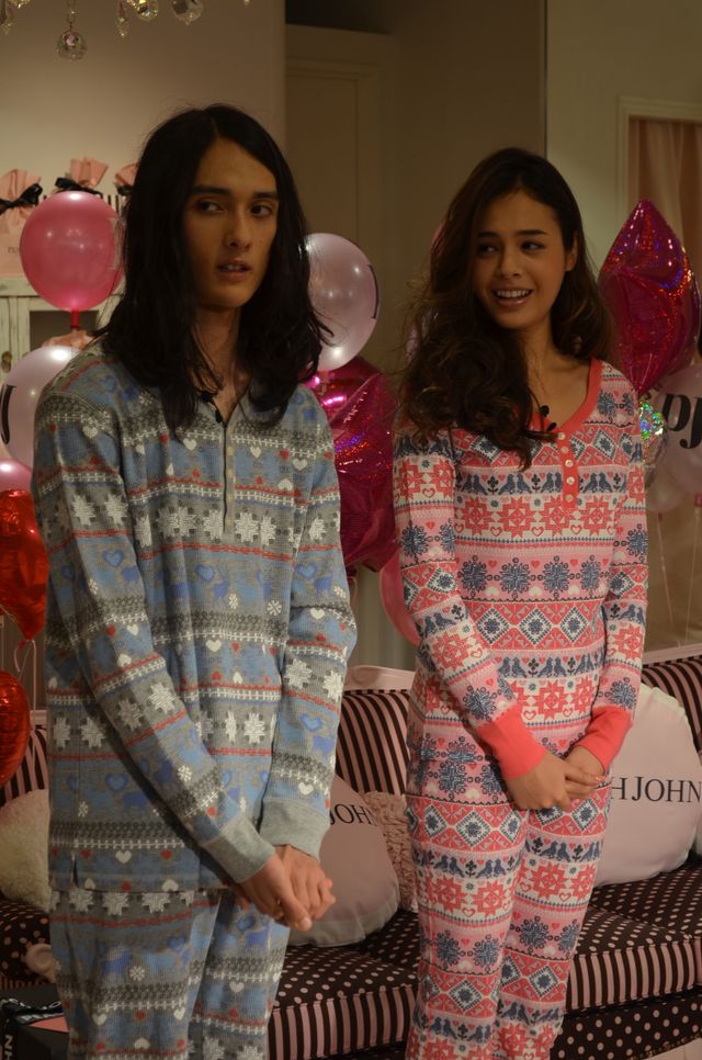 ネガティブモデル栗原類が出席！「ピーチ・ジョン カタログ2012冬号カバーお披露目イベント」フォトギャラリー（2枚目）