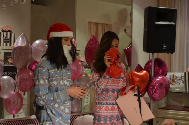 ネガティブモデル栗原類が出席！「ピーチ・ジョン カタログ2012冬号カバーお披露目イベント」フォトギャラリー（12枚目）