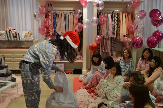 ネガティブモデル栗原類が出席！「ピーチ・ジョン カタログ2012冬号カバーお披露目イベント」フォトギャラリー（16枚目）