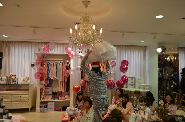 ネガティブモデル栗原類が出席！「ピーチ・ジョン カタログ2012冬号カバーお披露目イベント」フォトギャラリー（18枚目）